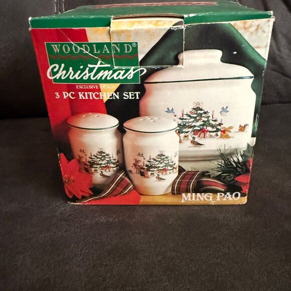 Woodland Christmas Vintage  3-Piece Kitchen Set By Ming Pao - Picture 1 of 8